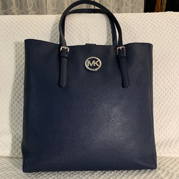 Micheal KORS - Picture 1 of 15